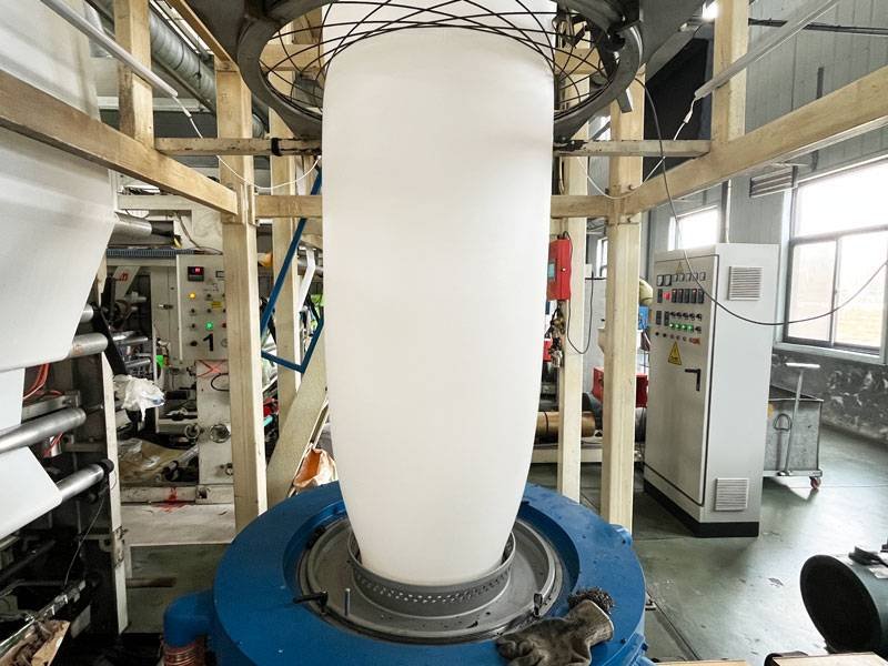 Ultimate Guide to the Biodegradable Plastic Bags Manufacturing Process 3 Film-blowing-process