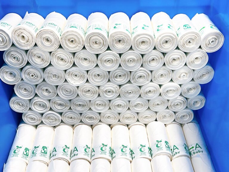 Compostable nappy bags factory